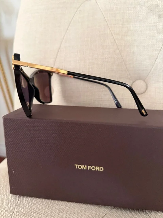 💯authentic Tom Ford Black Cat-Eye Sunglasses with Gold Accents - Picture 3 of 8